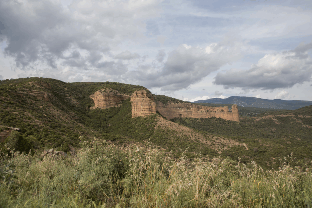 Point de vue, observation de paysage au cours d'une randonnée accompagnée par un guide en Sierra de Guara
