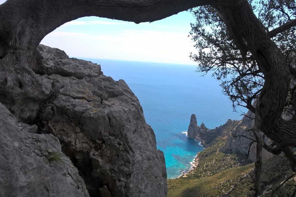 Paysage en Sardaigne avec vue sur la mer