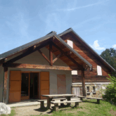 Maison en bois en montagne lors d'une retrouvant en Vicdessos