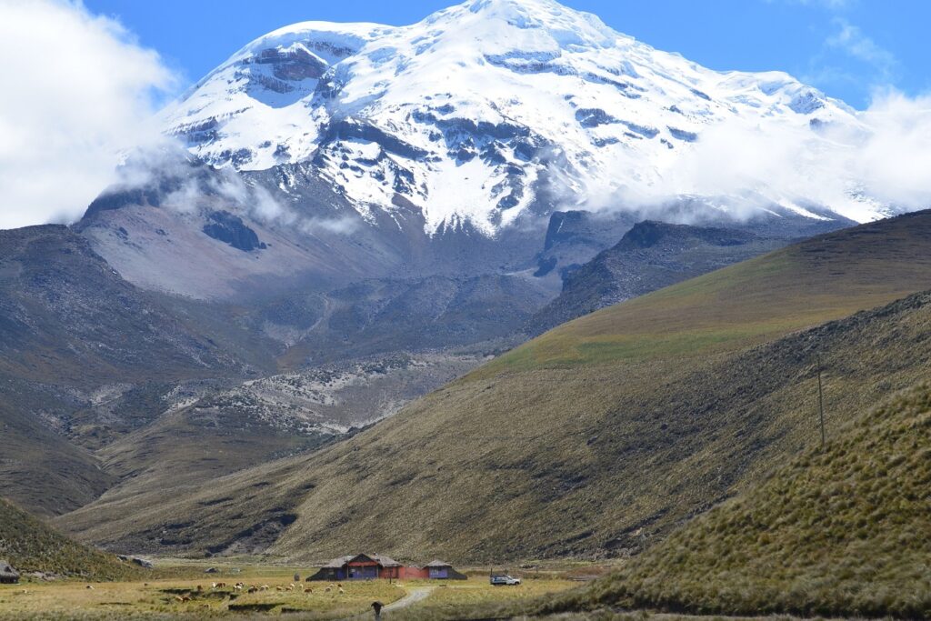 Paysage de montagne enneigé en Équateur