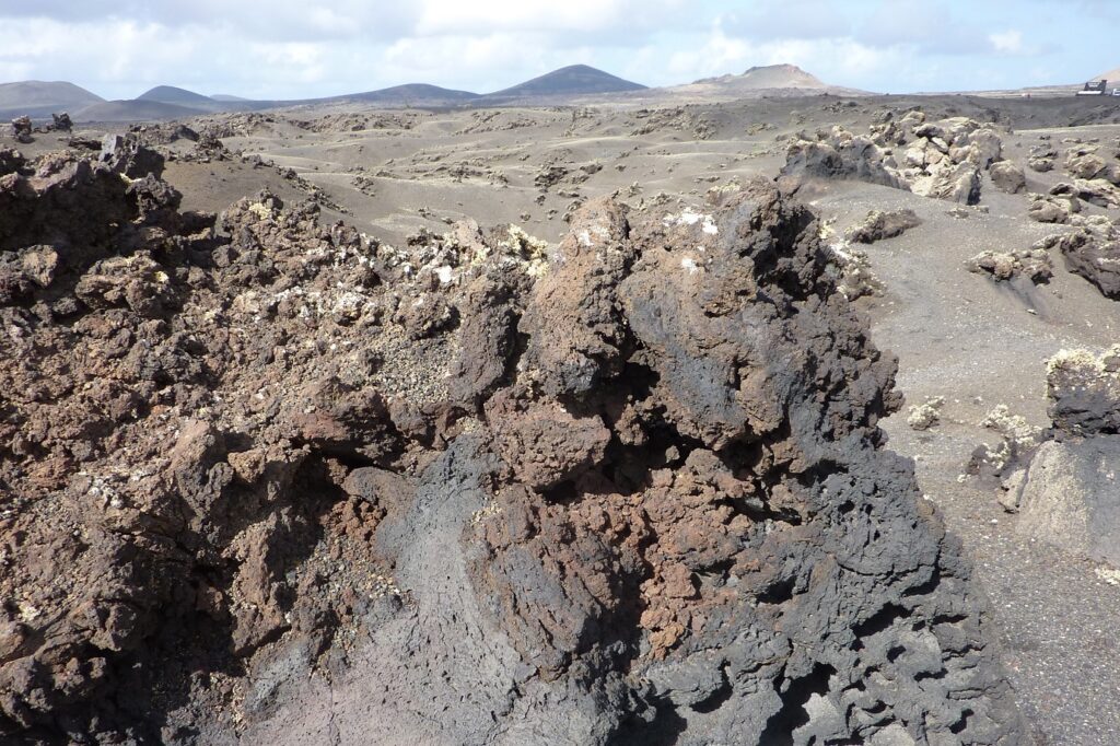 Photo des roches volcaniques que l'on rencontre dans les canaries