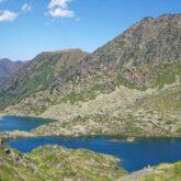 Paysage de montagne au Neouvielle, lors d'un séjour de randonnée non accompagnée dans les Hautes Pyrénées