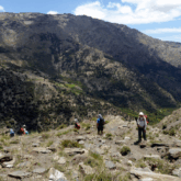 Groupe de randonneurs en Andalousie qui découvrent le parc naturel de la sierra Nevada