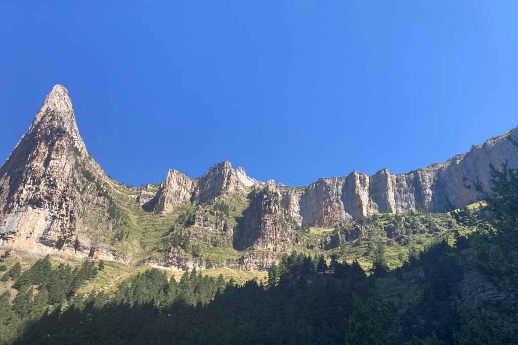 Paysage du grand canyon d'Ordesa en été