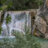 Cascade en Sierra de Guara sur de la roche caractéristique de la zone
