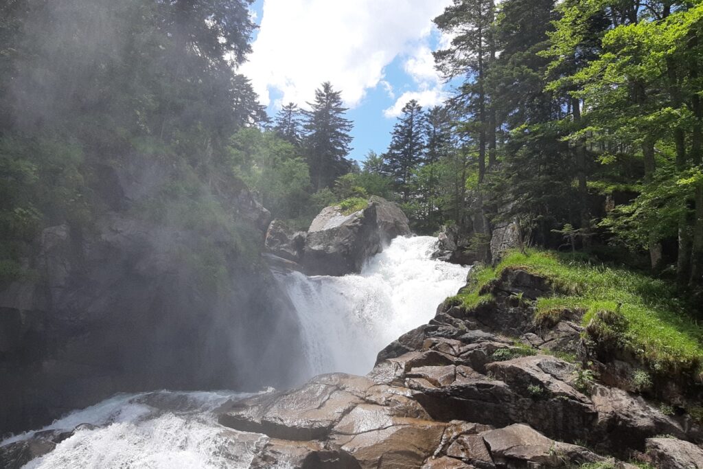 Cascade à Cauteret lors d'un séjour avec un guide.