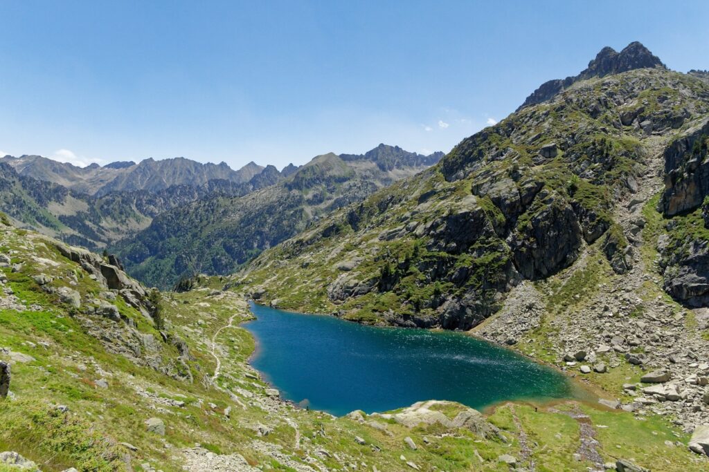 Paysage Hautes Pyrénées, lac de montagne à Cauteret