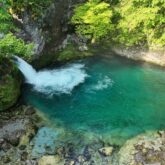 paysage 'Albanie lors d'un voyage de radonnée avec un guide, etendue d'eau