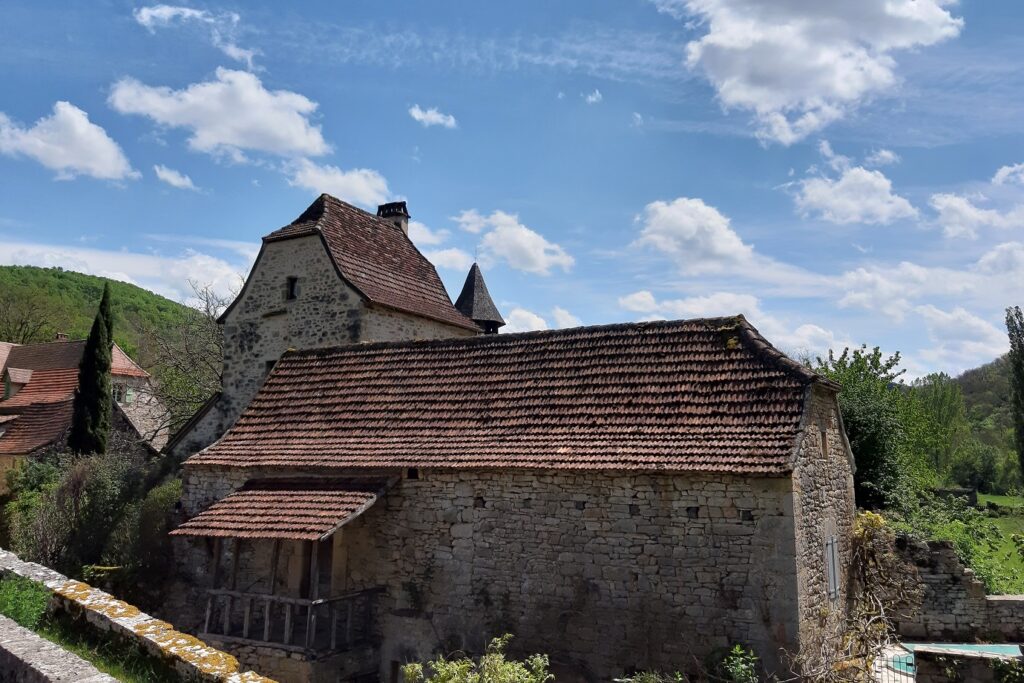 Paysage de maisons dans le lot
