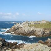 Paysage côtier en Bretagne entre la presqu'île de Crozon et Ouessant