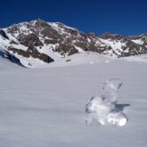 Paysage hivernal couvert de neige dans le massif du Néouvielle