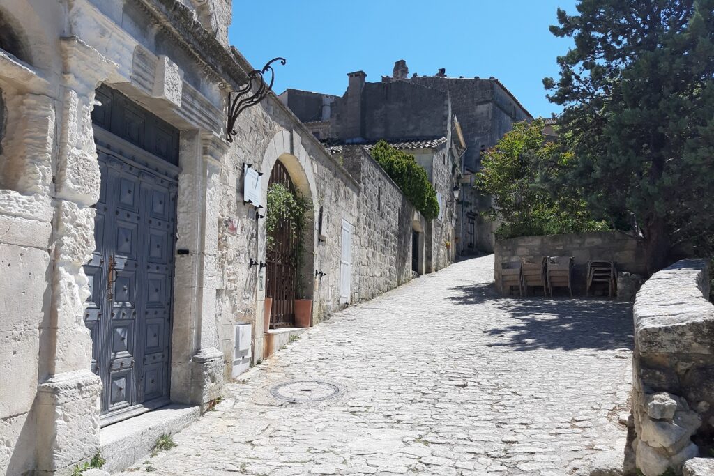 Paysage de l'intérieur d'un village dans le sud-est de la France, en Provence