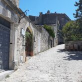 Paysage de l'intérieur d'un village dans le sud-est de la France, en Provence