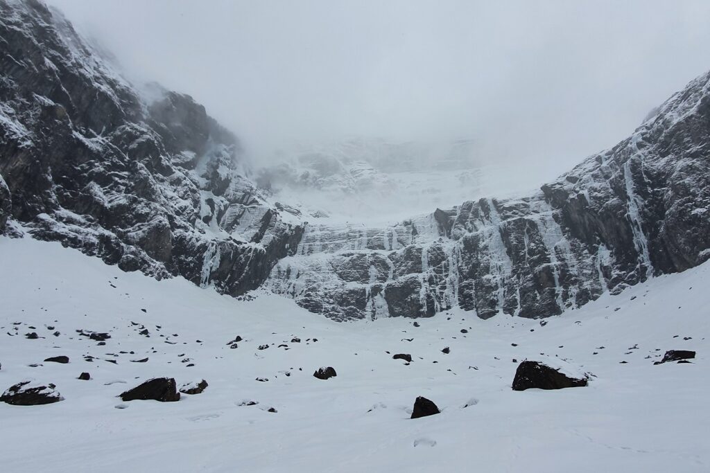 paysage de montagne au cours de l'hiver dans les Hautes Pyrénées