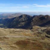 Paysage de montagne en Auvergne avec des volcans de la zone