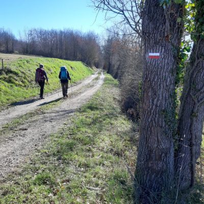 Randonneurs sur le sentier de la Via Garona.