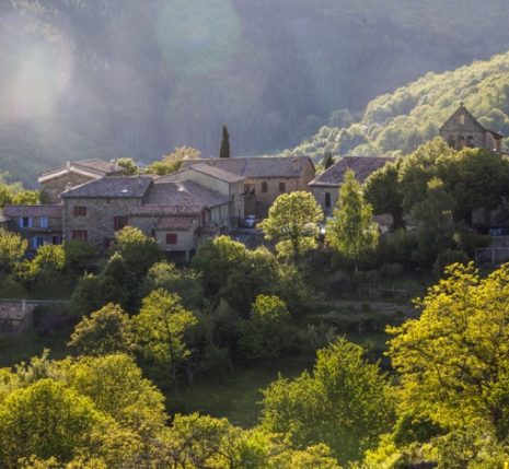 rando-piemont-ardechois-petit village